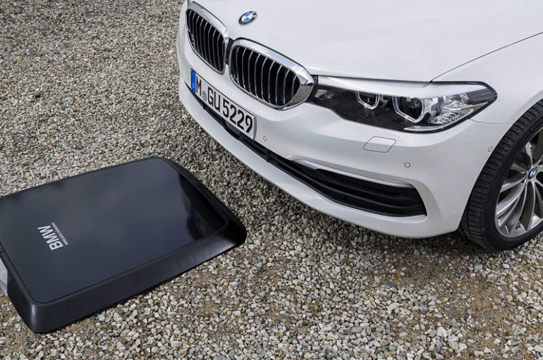 BMW จะเริ่มผลิตอุปกรณ์ชาร์จแบบไร้สายให้ 530e iPerformance ภายในปี 2018 นี้