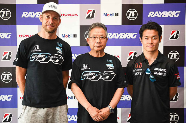 สัมภาษณ์ Jenson Button และ Naoki Yamamoto 2 นักแข่งจาก Team Kunimitsu