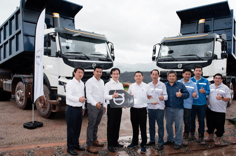 สหกลอิควิปเมนท์ สั่ง Volvo Trucks 26 คันสำหรับงานเหมืองถ่านหินในลาว