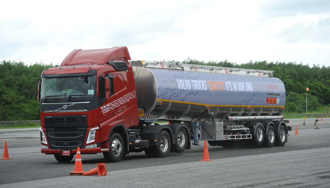 Volvo Trucks เปิดตัวหัวลาก FH คันแรกของไทย พร้อมเทคโนโลยีเพื่อความปลอดภัยเชิงป้องกัน