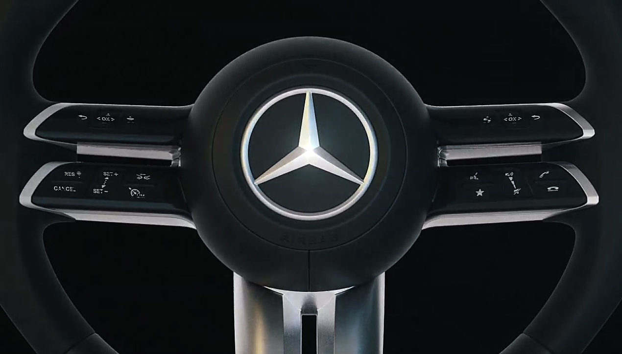 Mercedes เตรียมติดตั้งพวงมาลัยดิจิทัลใน 2021 E-Class