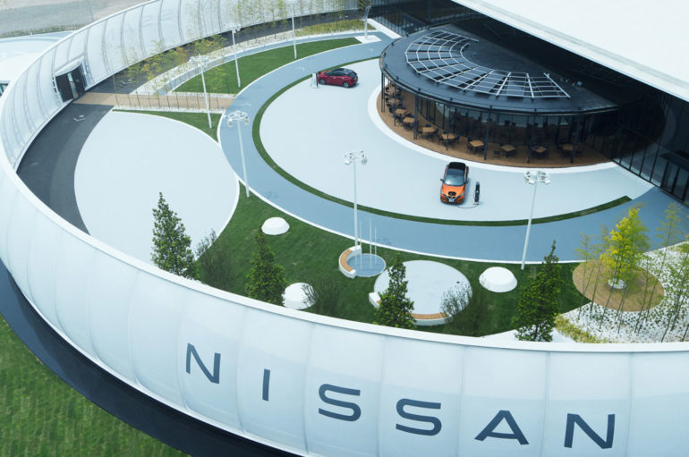 Nissan นำเสนอการจ่ายค่าที่จอดรถด้วยพลังงานไฟฟ้า
