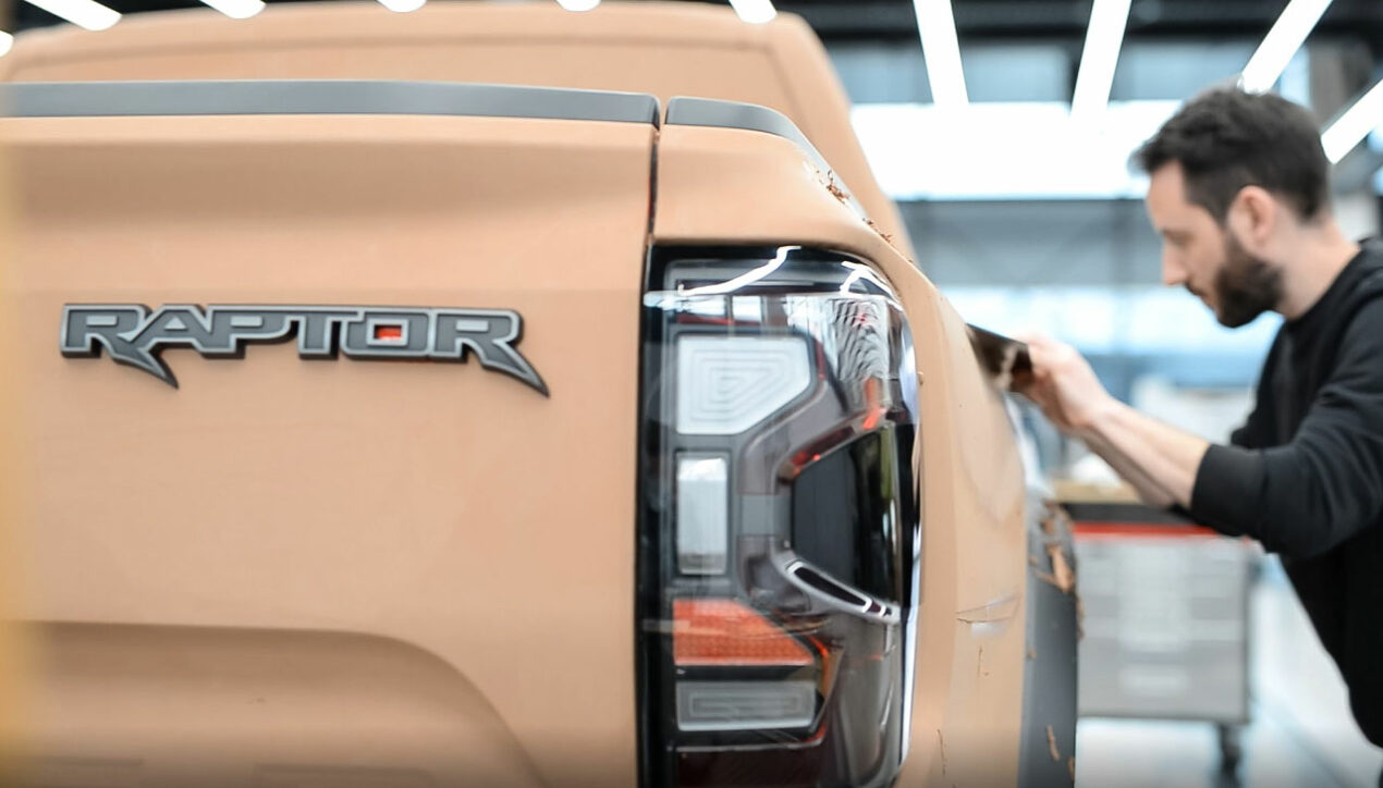 เจาะลึกการออกแบบ Ford Ranger Raptor เจเนอเรชันใหม่