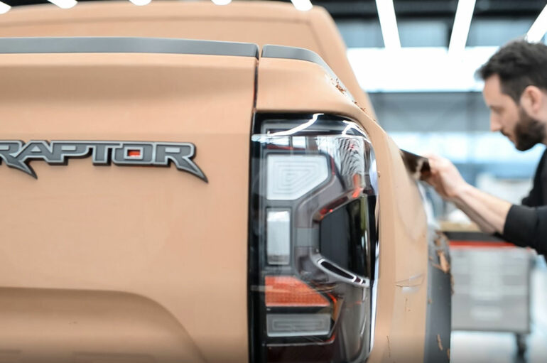 เจาะลึกการออกแบบ Ford Ranger Raptor เจเนอเรชันใหม่