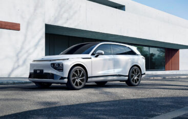 2023 XPeng G9 รถ SUV พลังงานไฟฟ้าที่ชาร์จเร็วที่สุดในโลก