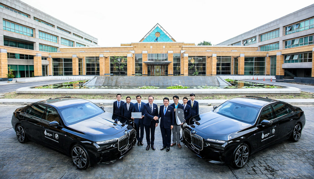 BMW ส่งมอบ i7 ให้กระทรวงการต่างประเทศ สำหรับ APEC 2022