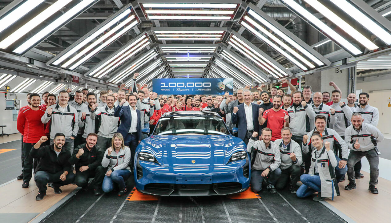 Porsche ฉลองความสำเร็จของสปอร์ตพลังงานไฟฟ้า Taycan