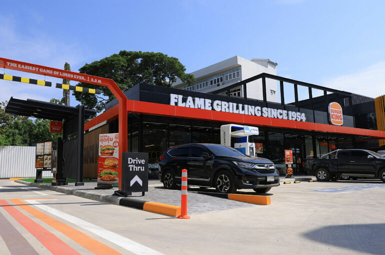 Burger King เปิดแฟลกชิปสโตร์ใหม่ในไทย พร้อมติดตั้ง EV Charger