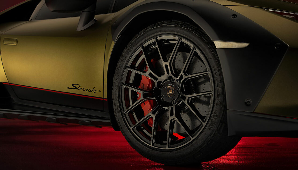 Bridgestone พัฒนายาง Run-Flat A/T ร่วมกับ Lamborghini