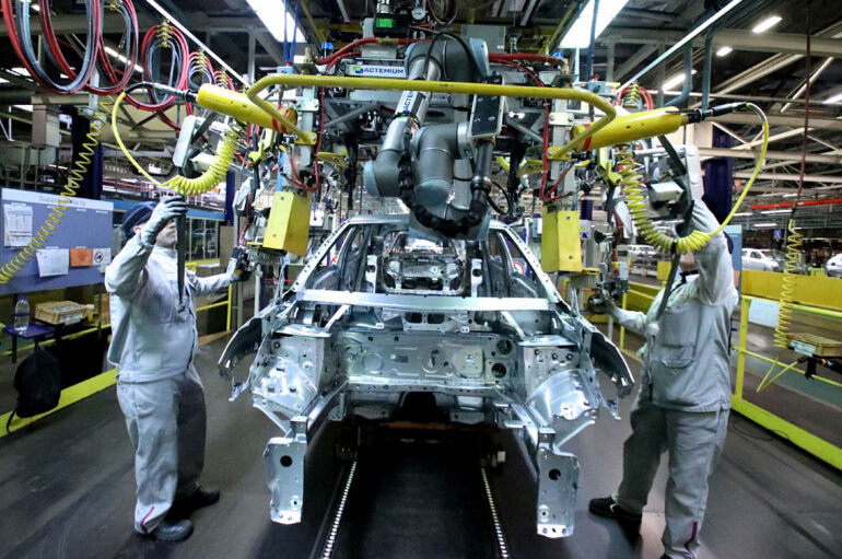 Universal Robots หนุนผู้ผลิตรถไฟฟ้าในไทย ใช้หุ่นยนต์ช่วยผลิต