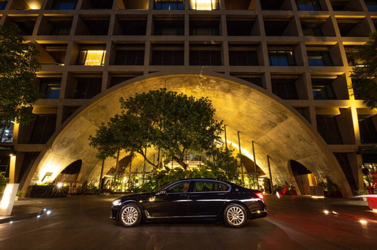 BMW และโรงแรมสินธรฯ มอบความสบายเหนือระดับด้วย BMW 7 Series