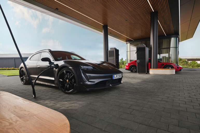 Porsche เปิดสถานีชาร์จ Porsche Charging Lounge แห่งแรก