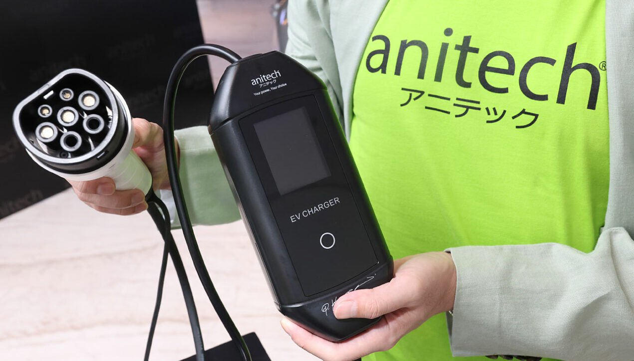 Anitech เปิดตัวเครื่องชาร์จแบตฯ รถไฟฟ้าแบบพกพา EV-ONE