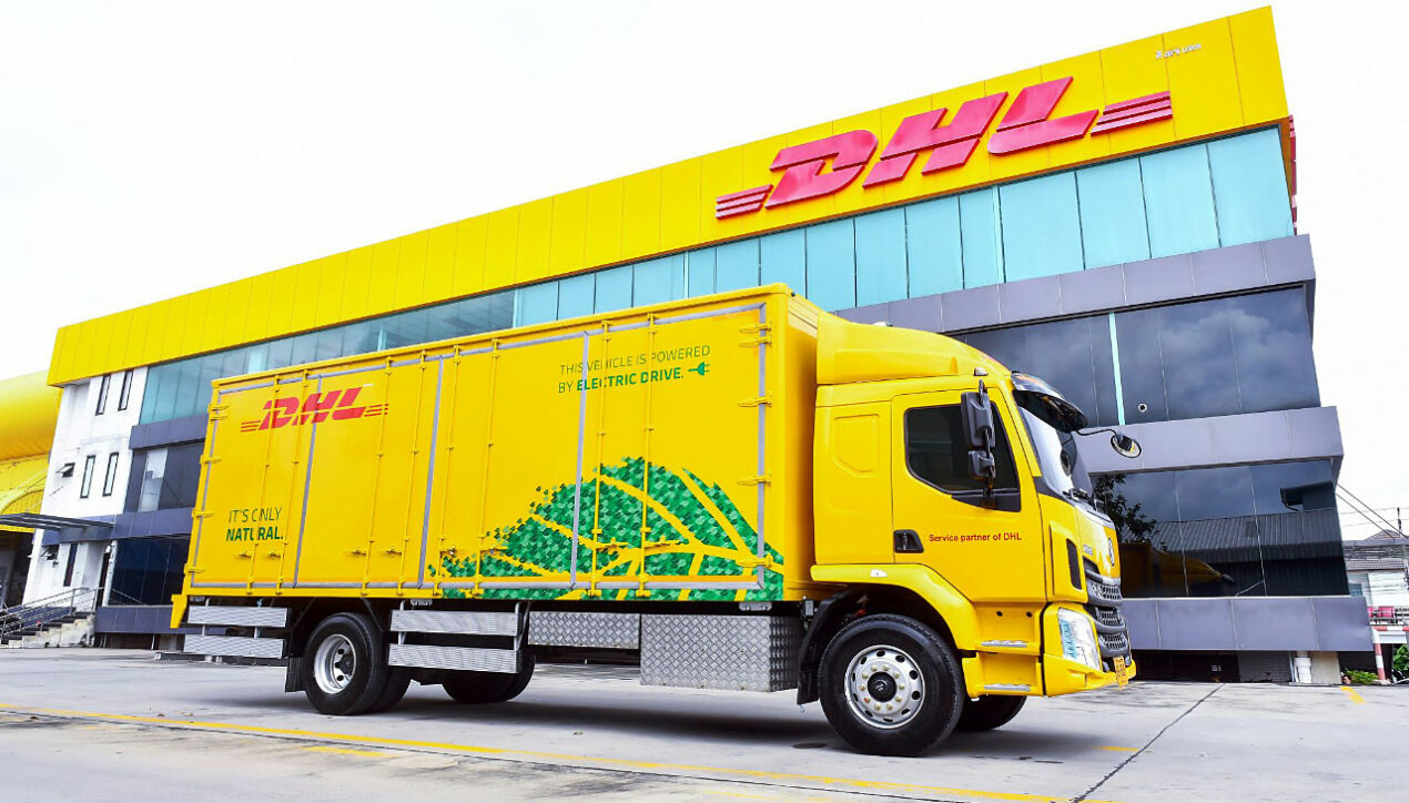 DHL เป็นมิตรกับสิ่งแวดล้อม เปิดตัวรถขนส่งพลังงานไฟฟ้าในกรุงเทพฯ
