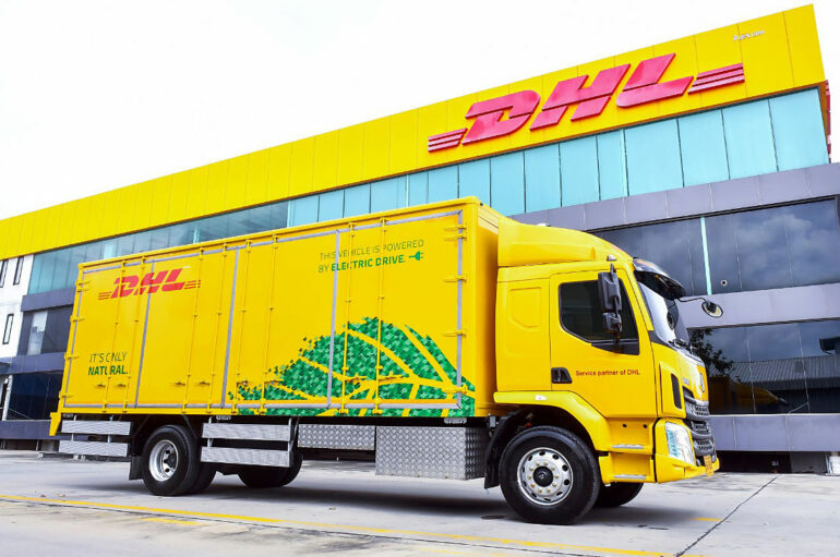 DHL เป็นมิตรกับสิ่งแวดล้อม เปิดตัวรถขนส่งพลังงานไฟฟ้าในกรุงเทพฯ
